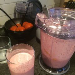 A picture of Breakfast smoothie.