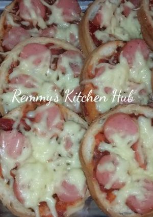 A picture of Mini Pizza #mykidsfavouritedish.