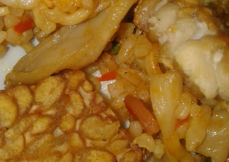 Cara Menyiapkan Nasi goreng mawut Lezat