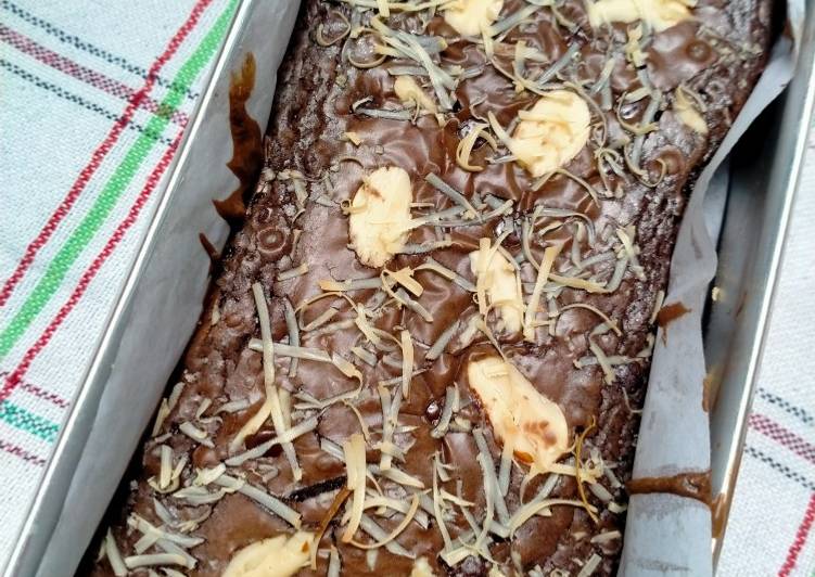 Resep: Brownis panggang dengan otang,shiny crust nya ciamik Yang Sederhana