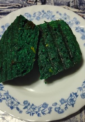 Una foto de Oatmeal bread and marine green chía