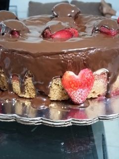 Una foto de Bizcocho de fresa y chocolate