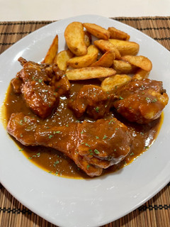 Una foto de Pollo al Pedro Ximénez