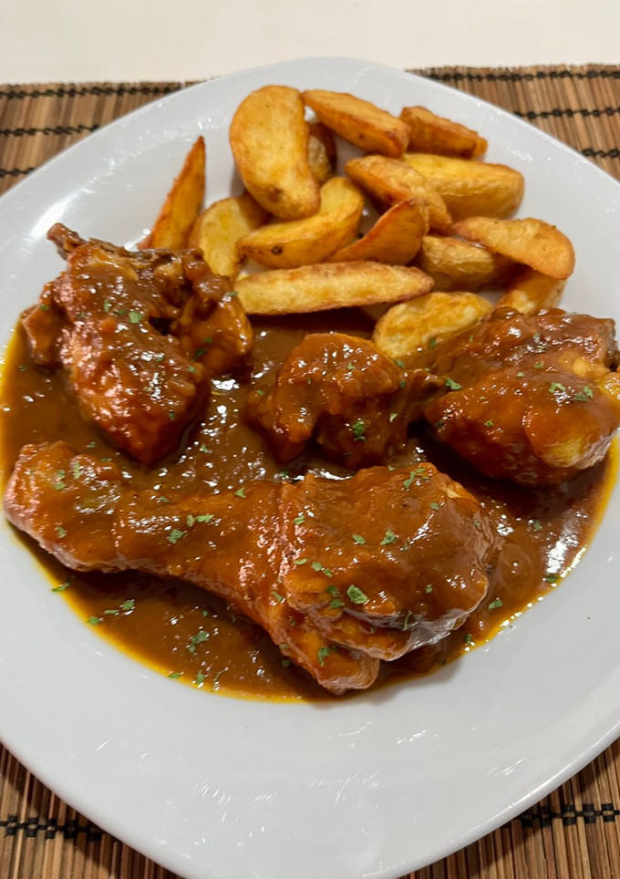 Una foto de Pollo al Pedro Ximénez