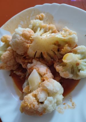 Una foto de Coliflor con ajitos y pimentón y vinagre