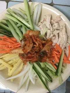 涼拌泡菜雞絲 的食譜成品照片