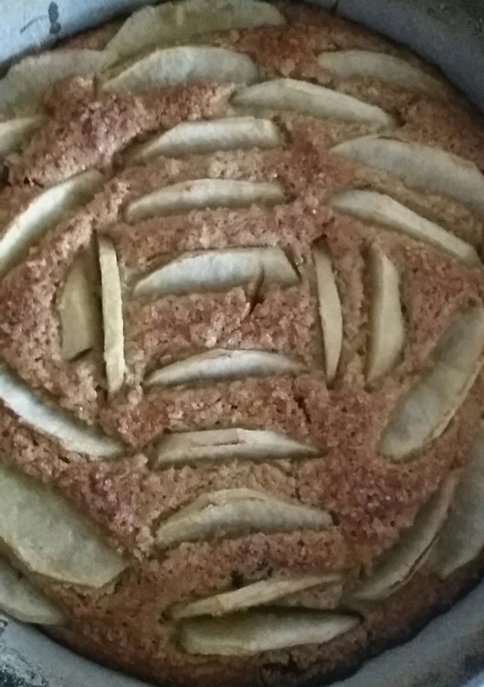 Una foto de Torta de manzana y pasas de uva !!