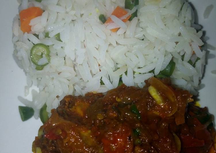 White rice with spring onion sauce