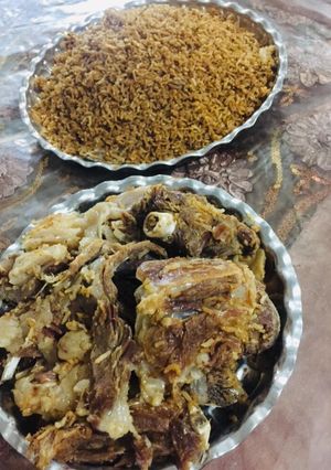 عکسی از دستور کیچیری و گوشت لند افغانی