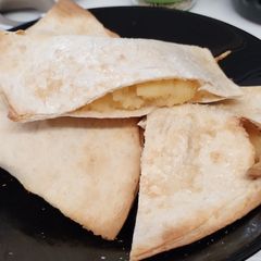 A picture of Apple 🍎 wrap turnover airfyer.
