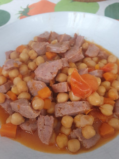 Una foto de Garbanzos con butifarra y calabaza
