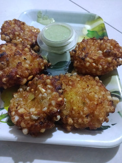 સાબુદાણા વડા (Sabudana Vada Recipe In Gujarati) રેસીપી મુખ્ય ફોટો