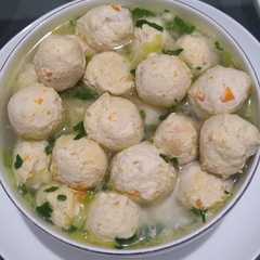 Bakso Ayam Isi Wortel রেসিপির প্রধান ছবি