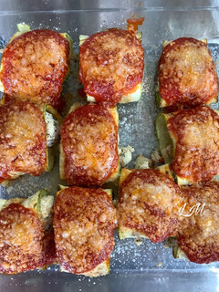 Foto principal de Rollitos de calabacín rellenos de pollo y huevo cocido