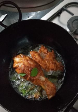 A picture of Grandma's special chicken fry.