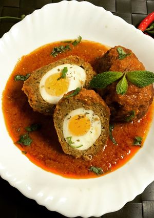 A picture of Nargisi Kofta Curry.