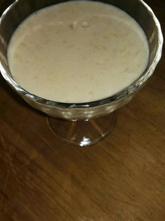 Una foto de Crema de cuajada con manzanas