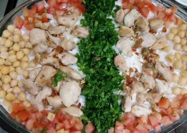 فتة دجاج