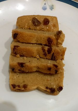 A picture of Raisens cake, with brown sugar 🍪 🍰diet cake.