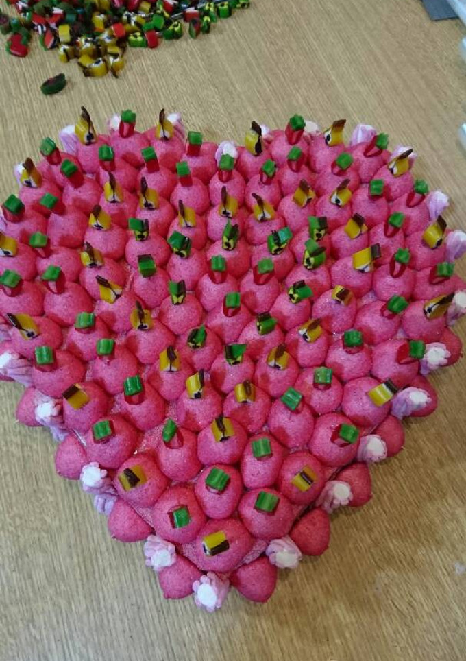 Una foto de 900. Tarta chuches emamorados «San Valentín»