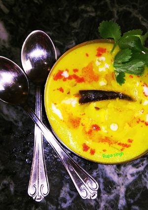 डपका कढ़ी (dapka kadhi recipe in Hindi) रेसिपी मुख्य फोटो