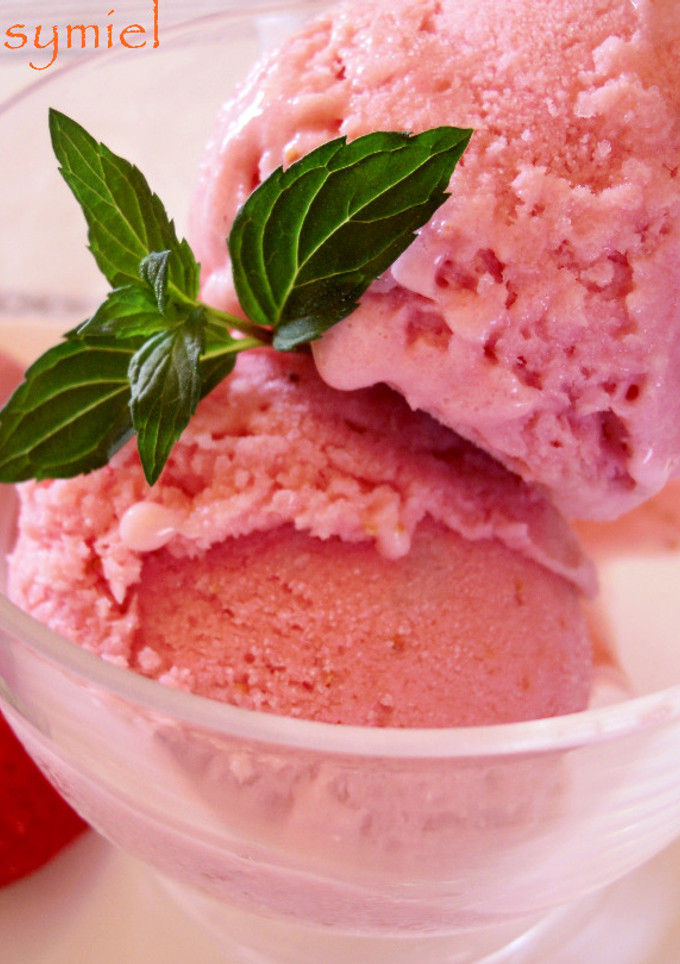 Una foto de Helado de fresas
