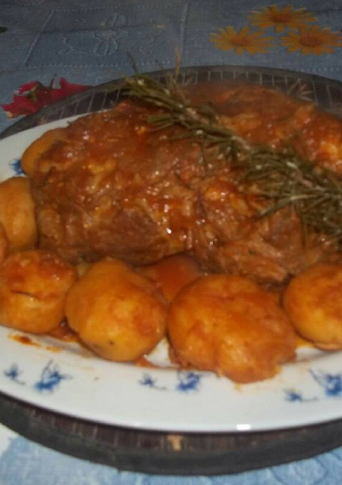 Una foto de Peceto con papas a la cacerola