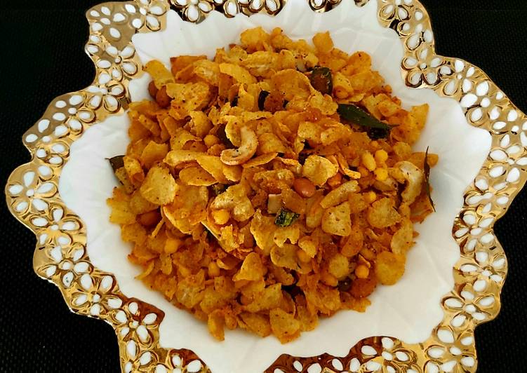 Simple Way to Prepare Any-night-of-the-week Corn Flakes Chiwda