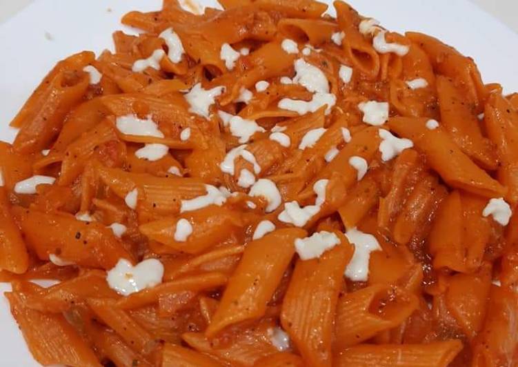 Red sauce pasta