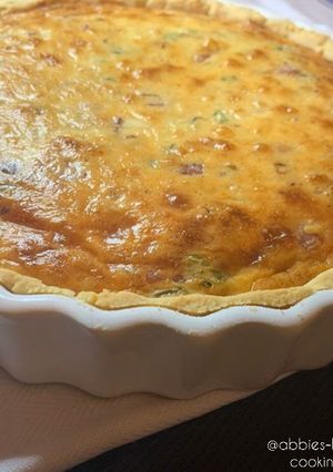 A picture of Bacon & cheese quiche.