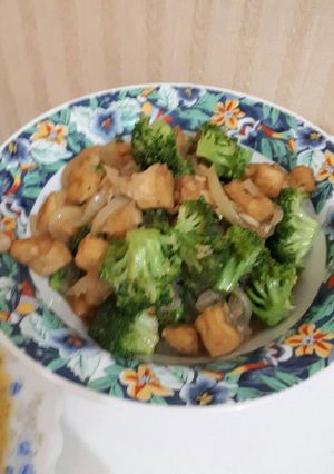 Foto resep Tumis brokoli tahu cina