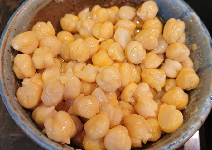 &quot;Meditation&quot; chick pea salad