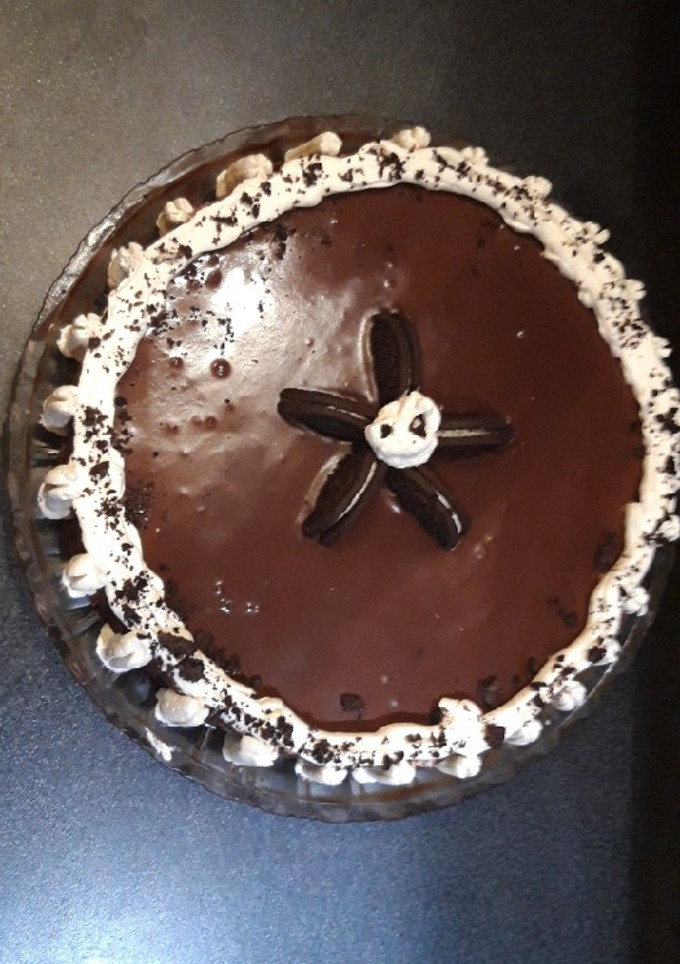 A picture of Easy Oreo Cake.