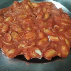 A picture of Peanuts chikki.