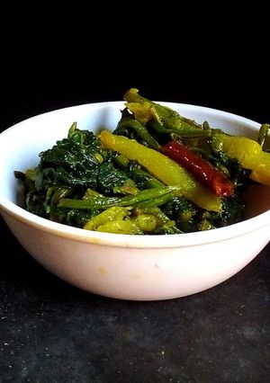 পালং শাকের তরকারি (palak shaager tarkari recipe in bengali) রেসিপির প্রধান ছবি