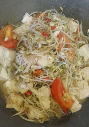 Foto resep Tauge/toge tahu tumis pedas