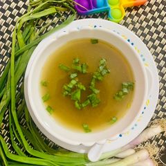 Simple Yakhni soup A picture of Simple Yakhni soup.