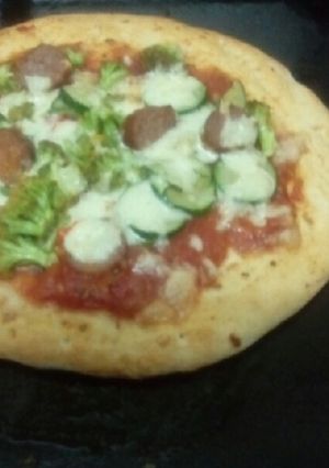 A picture of Veg beef pizza.