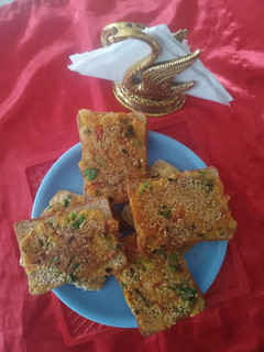 વેજ રવા ટોસ્ટ (Veg Rava Toast Recipe In Gujarati) રેસીપી મુખ્ય ફોટો