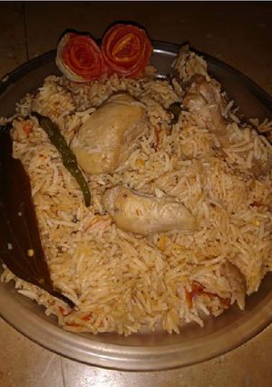 A picture of Chicken pulao.