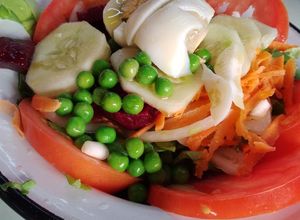 Una foto de Ensalada arcoíris