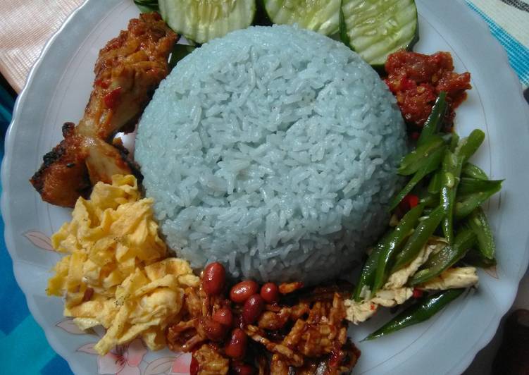 Nasi Gurih Bunga Telang