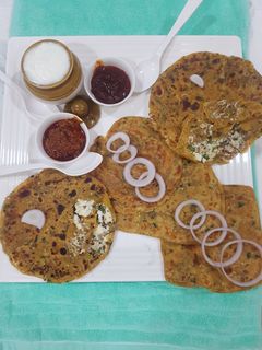 પરાઠા (paratha recipe In Gujarati) રેસીપી મુખ્ય ફોટો