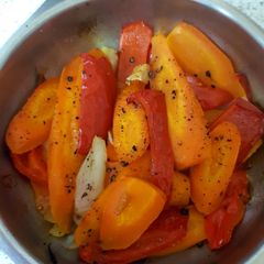 A picture of My Roast Carrots Onion and sweet Pepper.