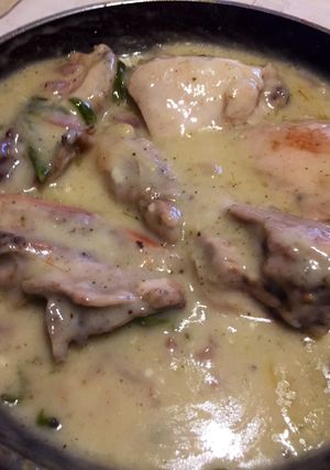 Una foto de Pollo en salsa blanca ❤️🤤