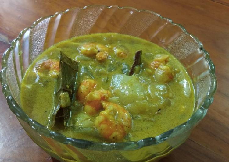 How To Make Your IRAL NONGHU CURRY/ PRAWN PALM FRUIT CURRY