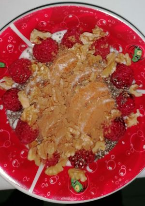 Una foto de Bol de frutas. Desayuno del martes