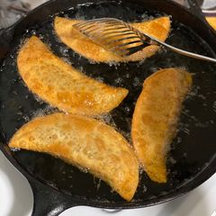 A picture of Pastelitos (Chicken/Steak).
