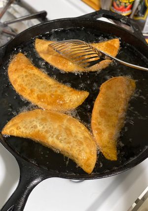 A picture of Pastelitos (Chicken/Steak).