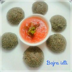 A picture of Garlic Chutney with Bajra Idli.